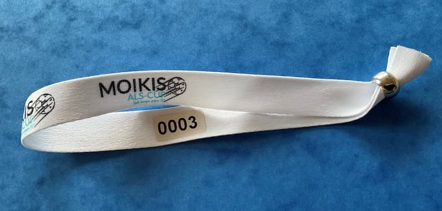 Weißes Armband mit ALS-Cup 2024 Logo